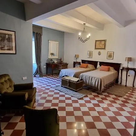 빌라 Palazzo Del Prelato 엠디나